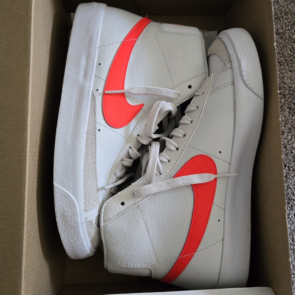 Nike Women's White and Bright Red Sneakers (Sz 8)